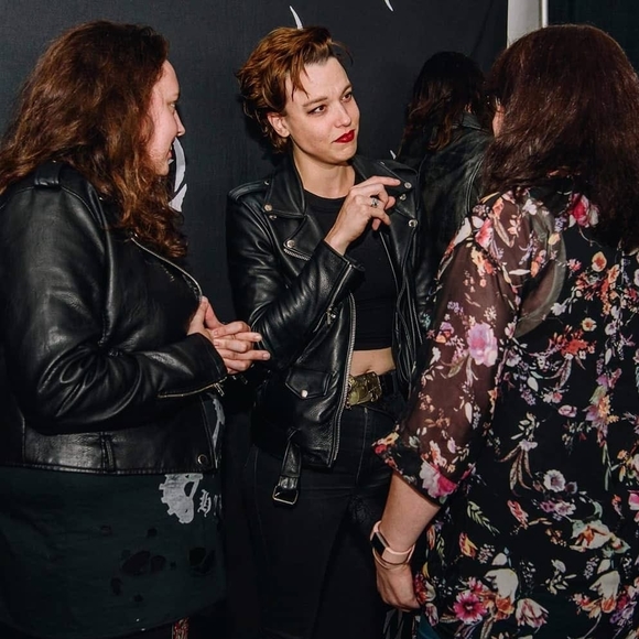 Meet your Posher, Samantha - Picture 1 of 1